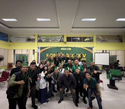foto bersama Pengurus Besar HMI MPO setelah aporan pertanggungjawaban (LPJ) diterima.